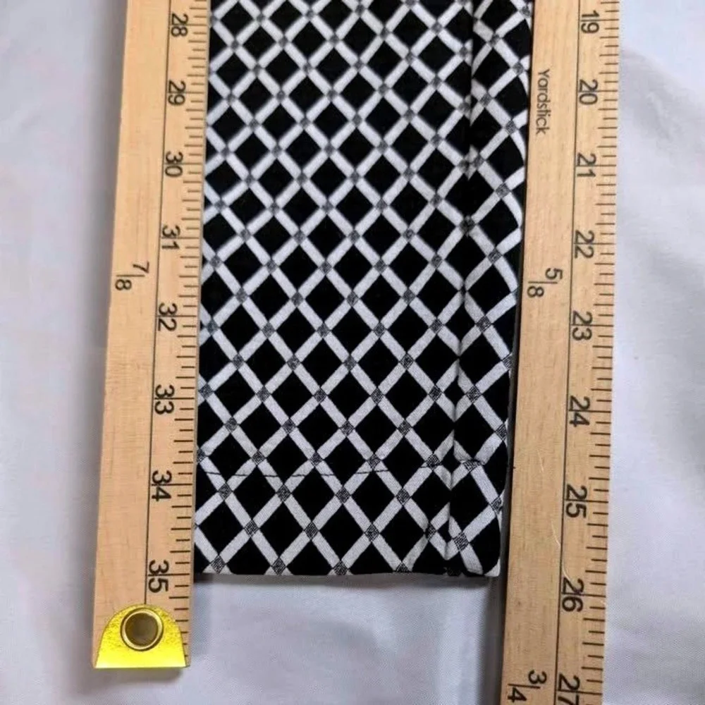 INC International Concepts~Skinny Pants~Size‎ 4~Black White Diamond Grid/Stretch